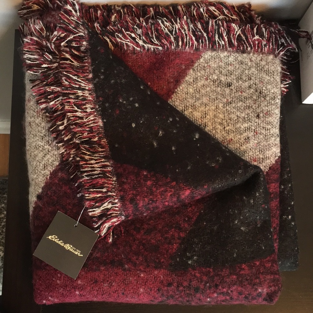NWT Eddie Bauer Blanket Scarf